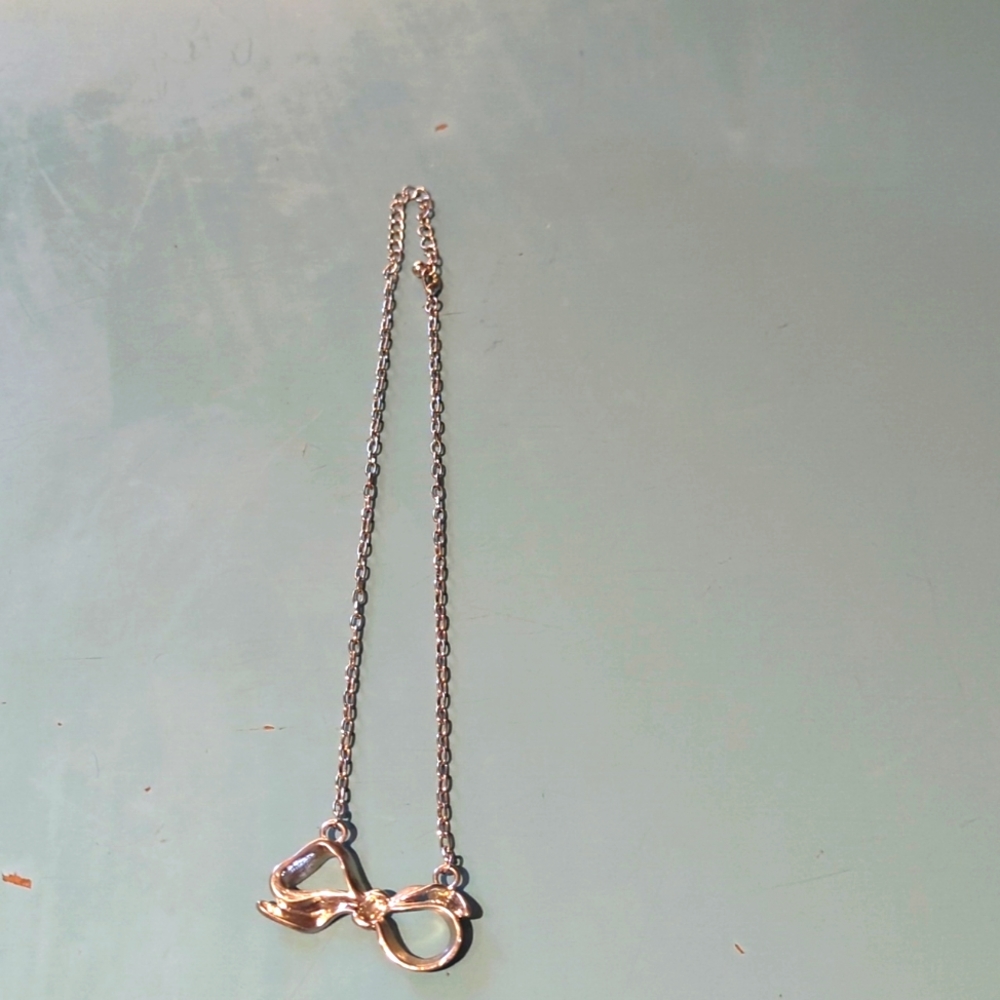 Buy 1 get 1 free - necklace